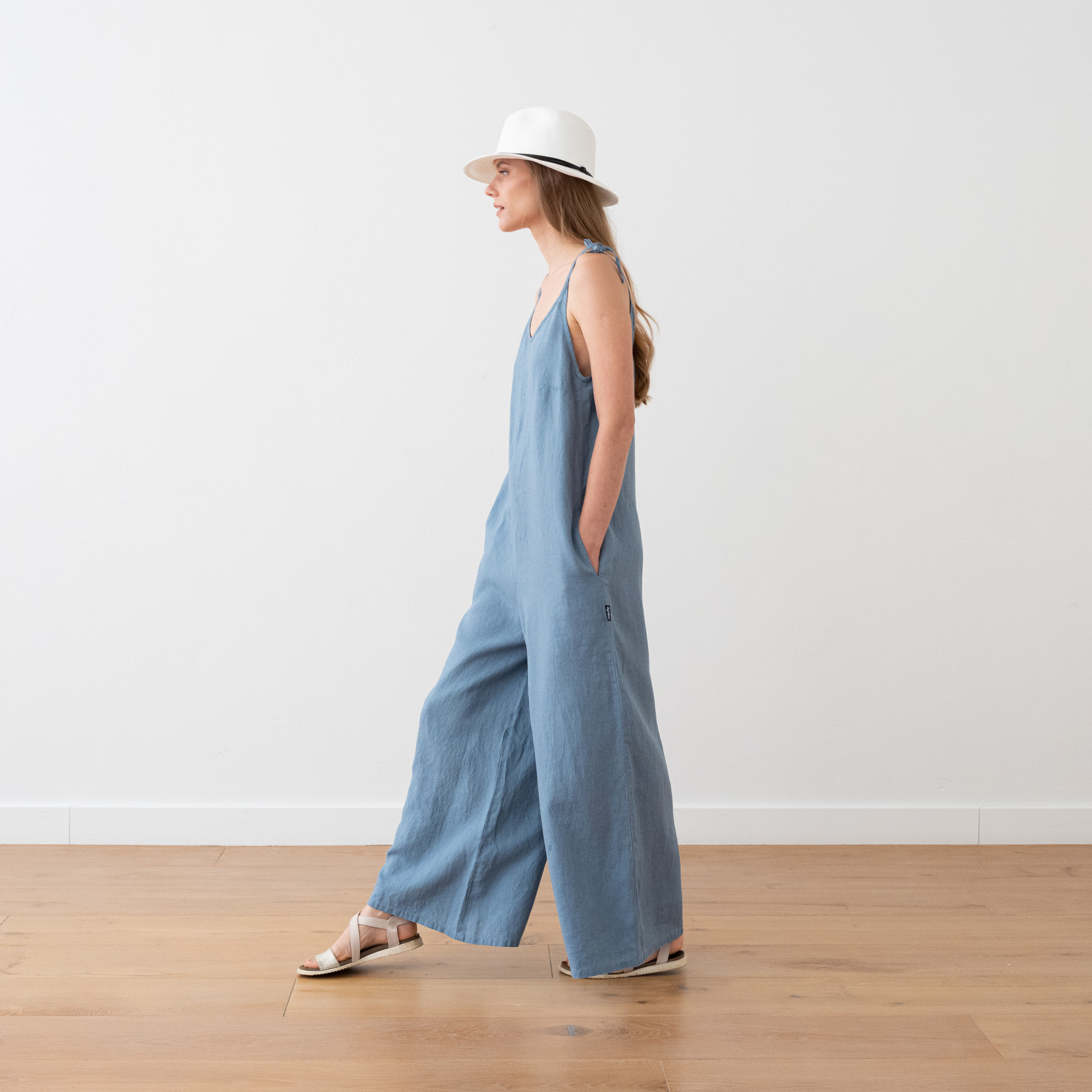 Loose Fit Linen Jumpsuit Amelia With Shoulder Straps. Comfy Loose Fit, Wide  Legs. Prewashed Linen. Available in Different Colours -  Hong Kong