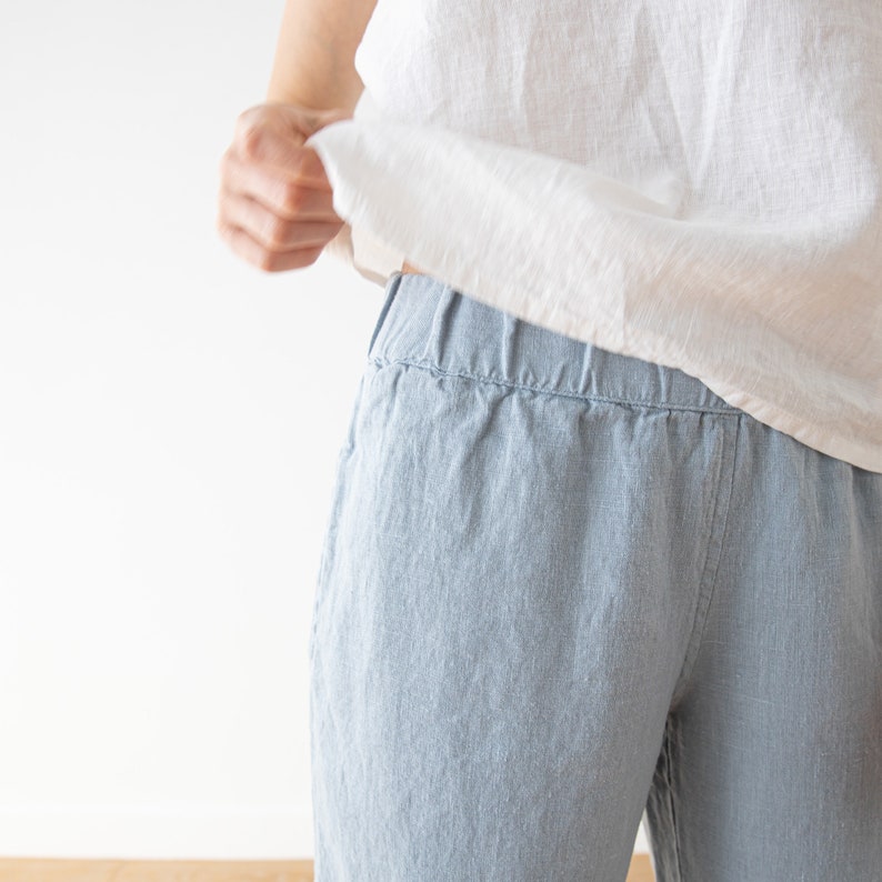Pantalon ample en lin Emma avec ceinture élastique. Pantalon femme en lin lavé. Pantalon en lin légèrement fuselé disponible en 25 coloris image 7