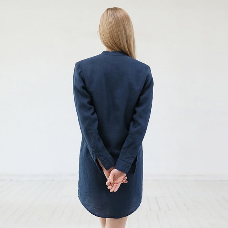 Linen Night Shirt Indigo *Straight silhouette *Front half-length buttoned opening *Available in 9 colors
