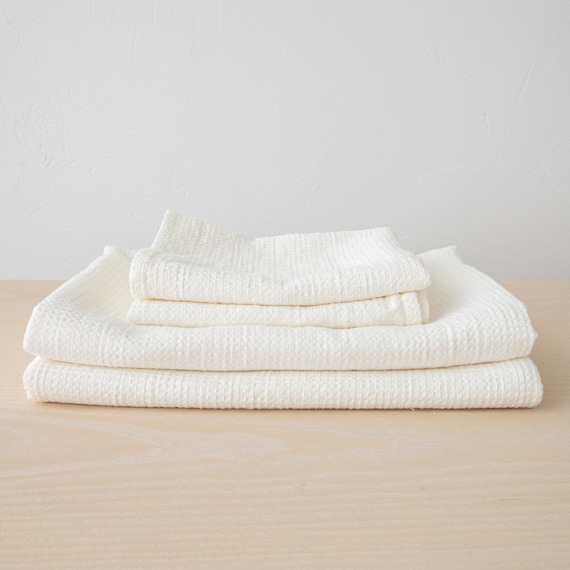 Set of 4 White Linen Waffle Wash Cloths Washed - LinenMe