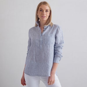 Linen Shirt Navy Striped *Loose-fitting with half-length buttoned opening *Available in 10 colors