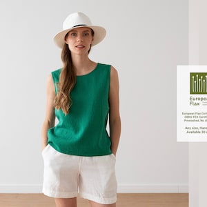 Canottiera di lino verde vari. Camicetta estiva senza maniche lavata. Abbigliamento in lino per donna. Camicetta aderente.