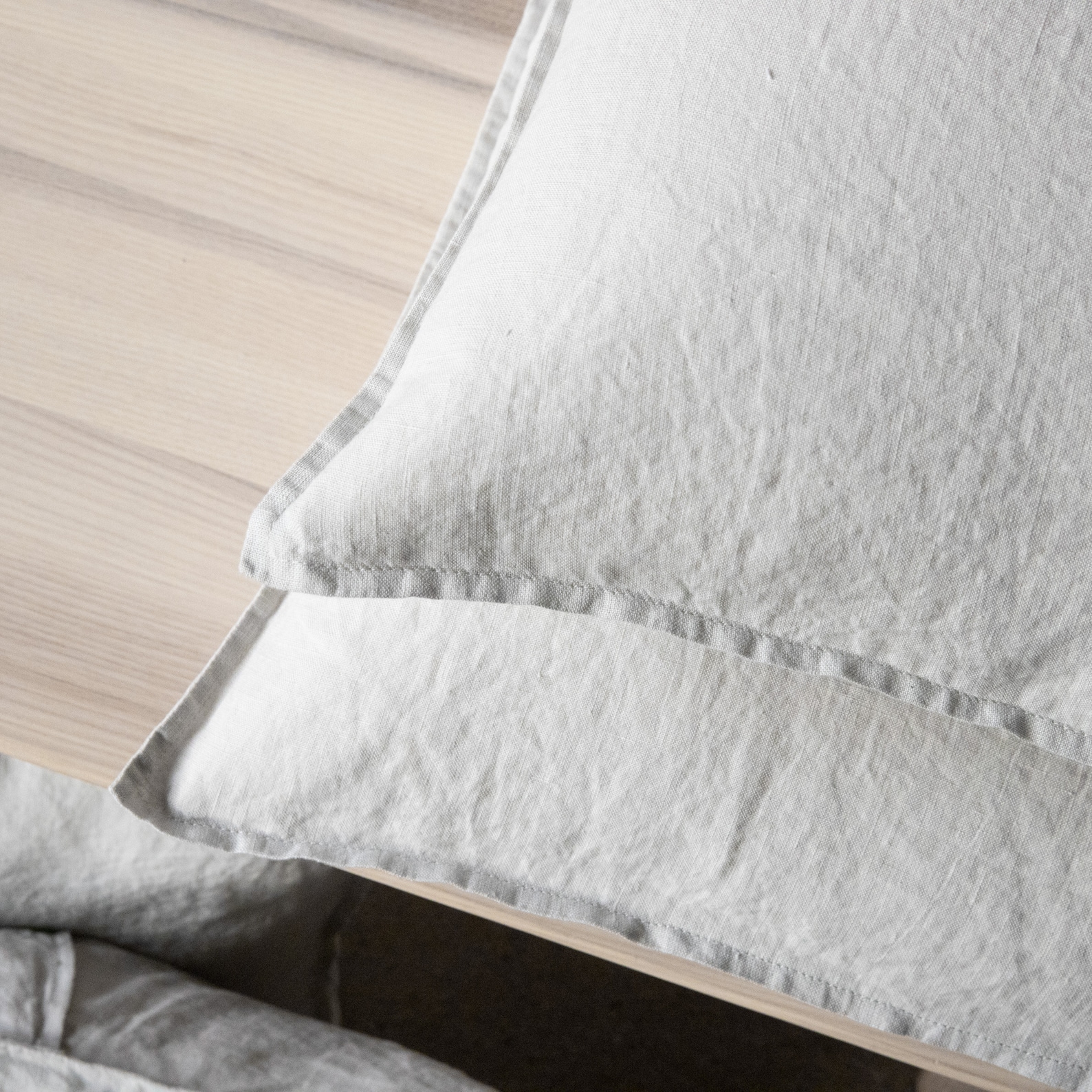 FRENCH LINEN PILLOW CASE PAIR KING