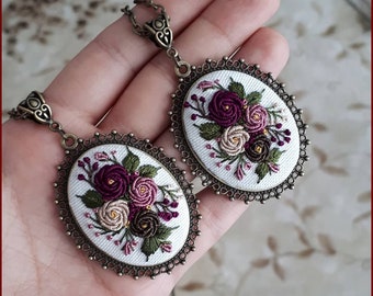 Stylish Embroidery Necklace Women, Floral Vintage Style Necklace, Bridesmaid Gift, Wedding Gift, Stylish Floral Embroidered Pendant-AG34