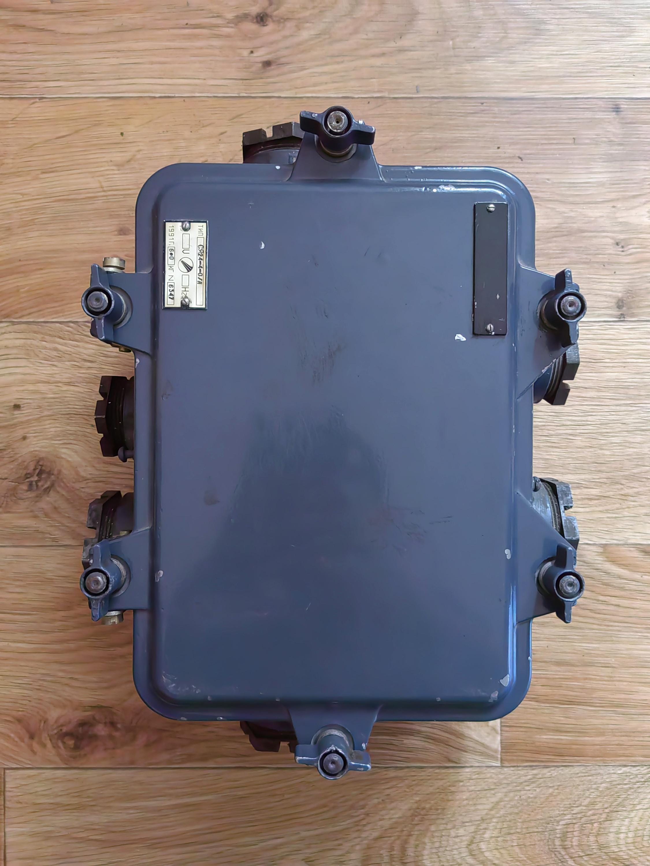 9" * 6" Vintage Industrial Electrical Junction Box With 9 outputs Soviet Bunker Wall Mounted Cable Wire Terminal Block Connector.#4