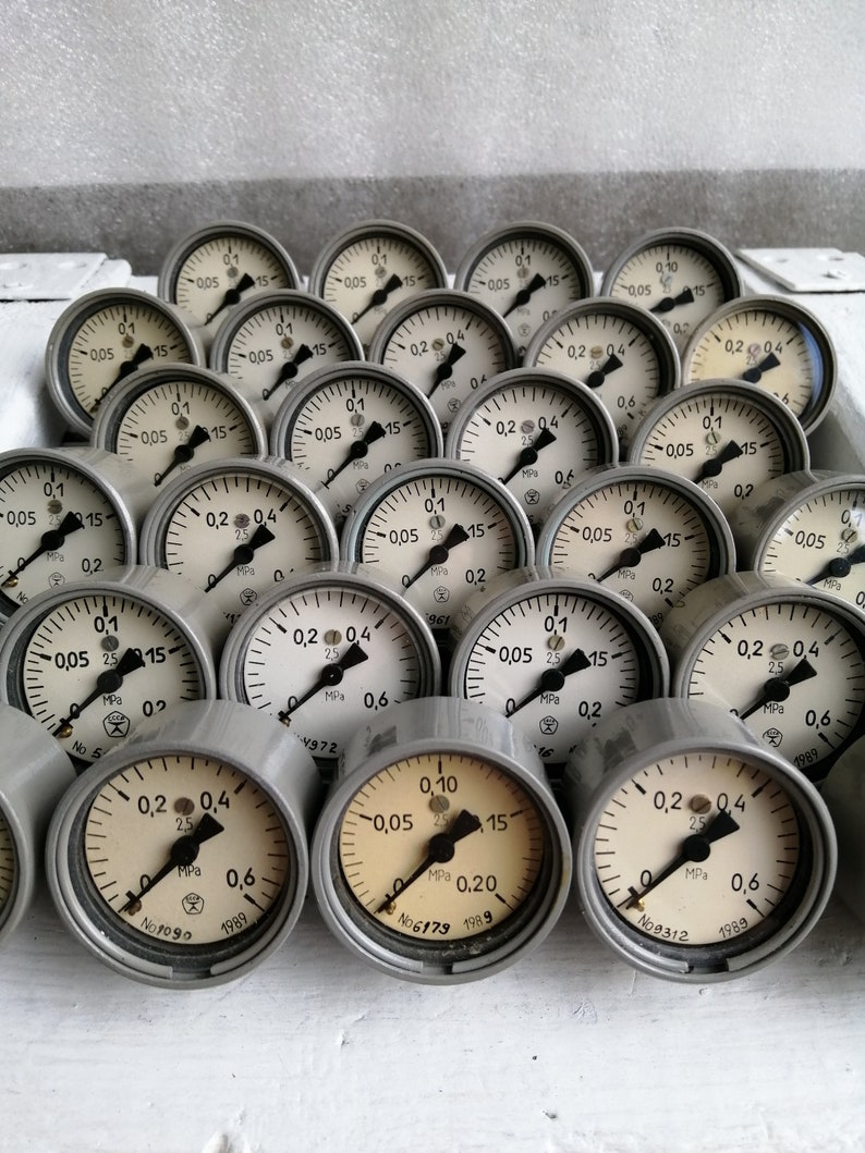 5 pcs.USSR Vintage Pressure Gauges Steampunk Lamp Parts Industri 5 pcs.USSR Vintage Pressure Gauges Steampunk Lamp Parts Industri