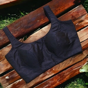 Op bestelling gemaakt marineblauwe vrouw Raw Silk blouse voor saree lehenga ronde hals zijketting sluiting sari top mouwloze blouse