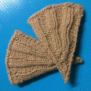 Knitted Fan Wafer Pattern.