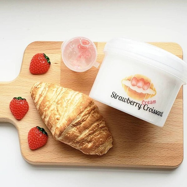 Crema de Fresa Croissant Slime