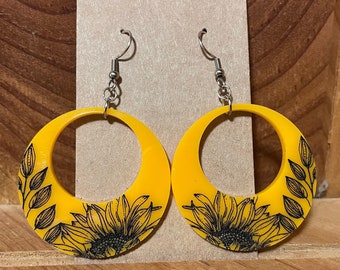 Engraved Sunflower Acrylic Earrings - Oval - Teardrop - Round- Painted Engraving - Gift - Summer