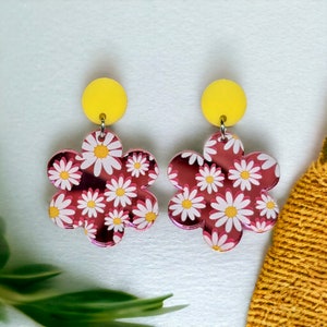 Daisy Earrings - 70s Vibe - Pink and Yellow Mirror Acrylic - Floral Earrings