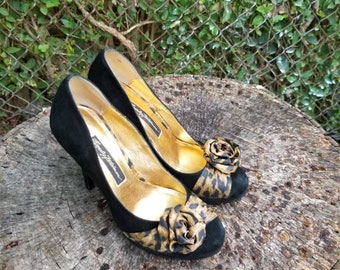 Beverly Feldman Black and Gold Suede Heel Pumps With Animal Print Bow/6M