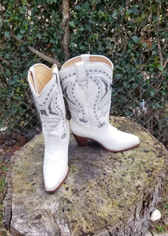 White Rockabilly Women's Cowboy Boots Silver Cut O
