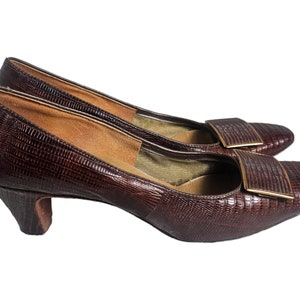 Vintage 1960s Mod Pilgrim Heels // Brown Alligator Lizard Slip On Buckle Pumps Sak Fifth Size 6 image 5