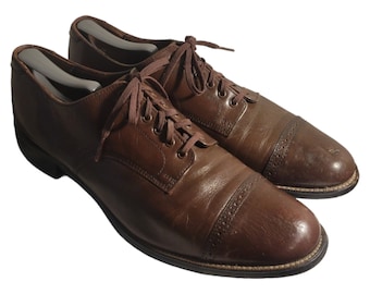 Richelieus STACY ADAMS en cuir marron vintage des années 60 pour homme, pointure 9,5 E / chaussures habillées vintage Stacy Adams à lacets