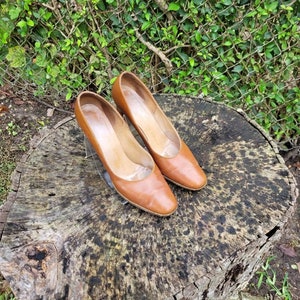 Vintage Women Brown Pumps By Stix, Baer & Fuller Size 7 1/2/Brown Pumps With Stacked Heel/Women Dress Shoes