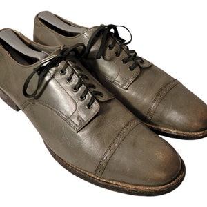 Vintage STACY-ADAMS Leather Derby Shoes: Olive Green Cap-Toe, Size 9