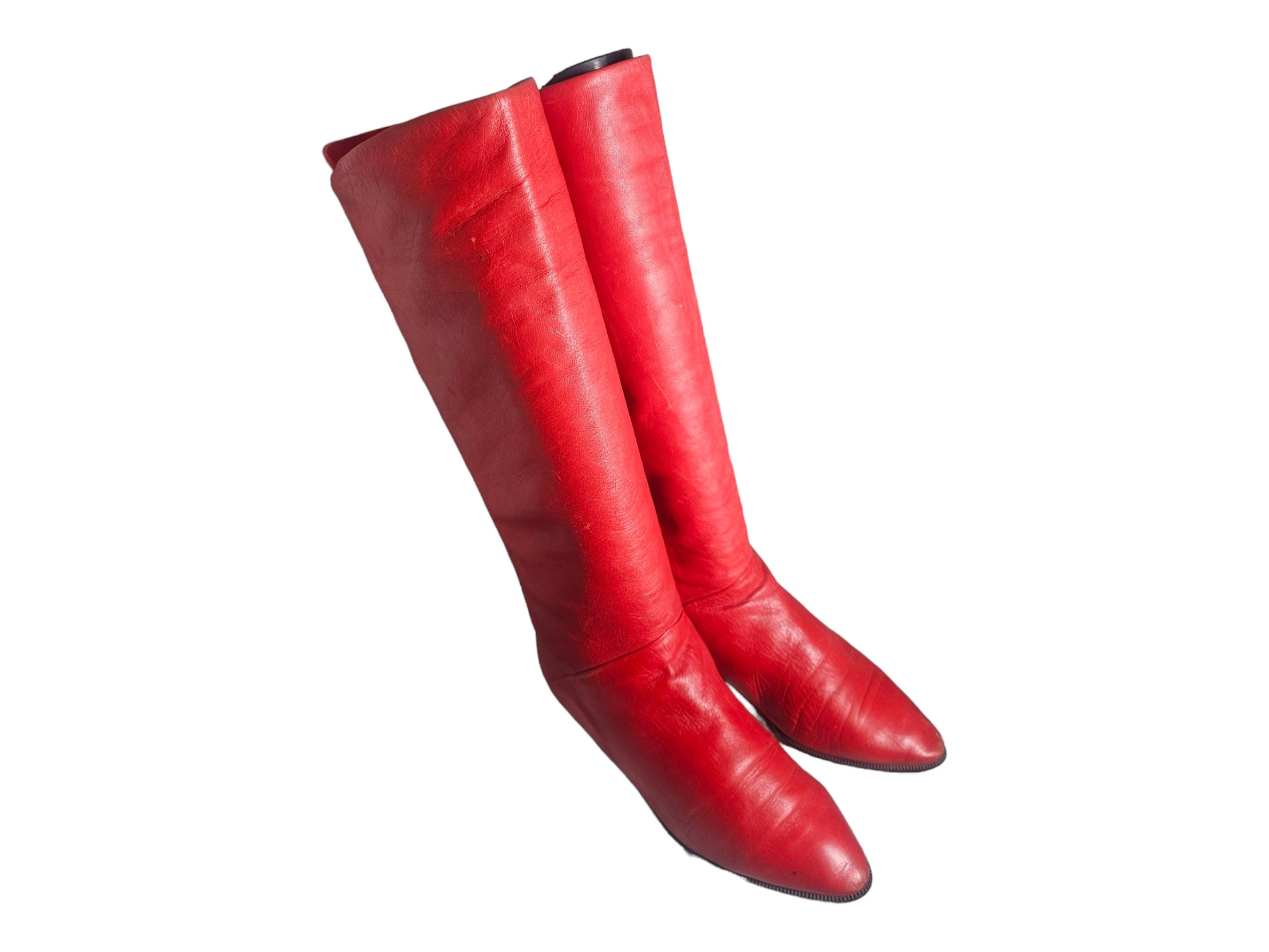 Red leather deals flat boots