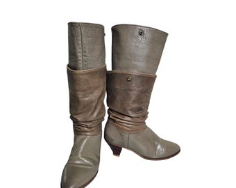 Bottes Frye vintage années 80, pointure 7, couleur taupe, en cuir à petit talon, fabriquées aux États-Unis.