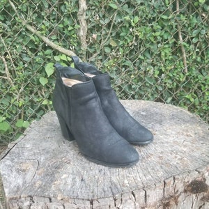 Women&#39;s Shoes Michael Kors Braden Closed Toe Mule Clogs Heels Suede Cashew - Suede - 8