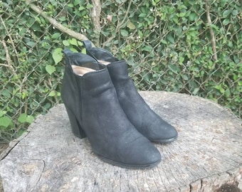 Women's Shoes Michael Kors Braden Closed Toe Mule Clogs Heels Suede Cashew - Suede - 8