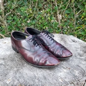 Sz 9 Vintage Oxford Shoes/ Genuine Leather Wingtip Shoes/1980s Dress Shoes for Men