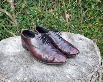 Vintage Burgundy Leather Wingtip Oxford Shoes - Men's Size 9
