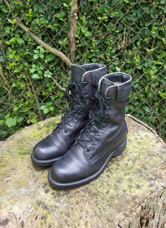 combat boots size 9
