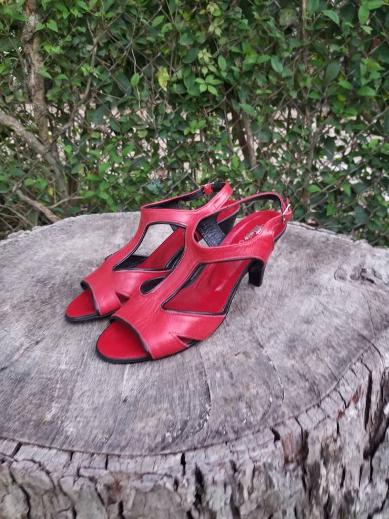 Size 7 Vintage Slingback SandalsGenuine Leather1990sHigh Heels Vittorio
