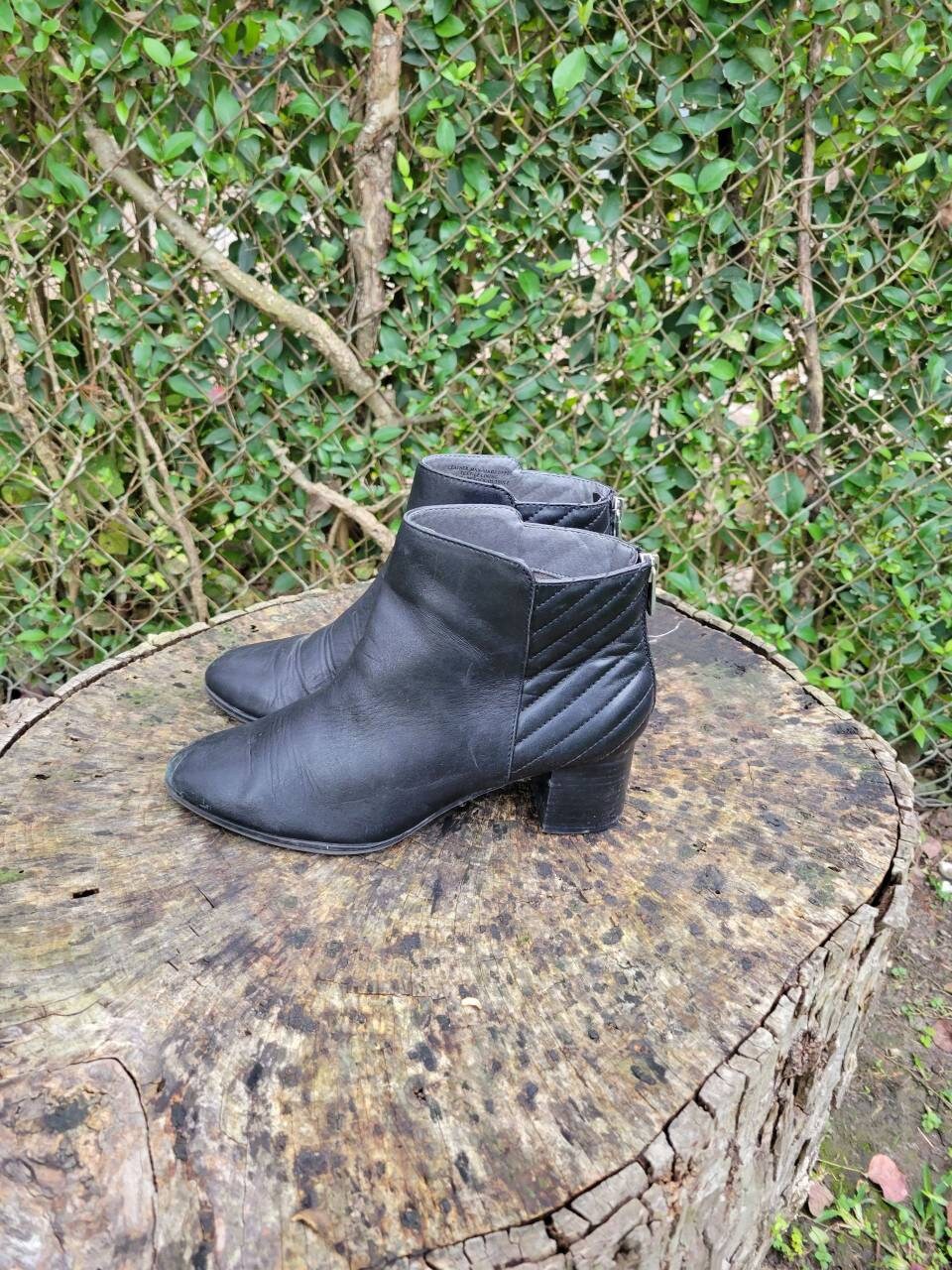 Vintage Women Black Leather Short Ankle Boots by Adrienne Vittadini Size 7.5/Women Designer Boots /Women Short Boots
