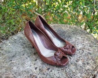 Antonio Melani Snakeskin Pumps Sz 7.5/ Vintage Peep Toe Shoes