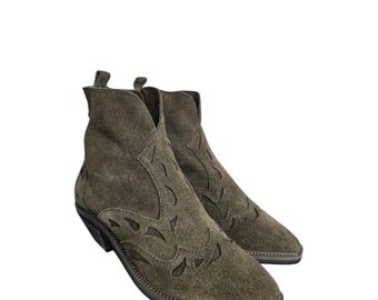 Kelsi Dagger Cliff Olive Suede Pointed Toe Block Heel Western Ankle Bootie 7.5