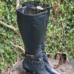 SEXY NINA  Knee High Boots Black Leather Buckle Pointy Toe/Size 7 US