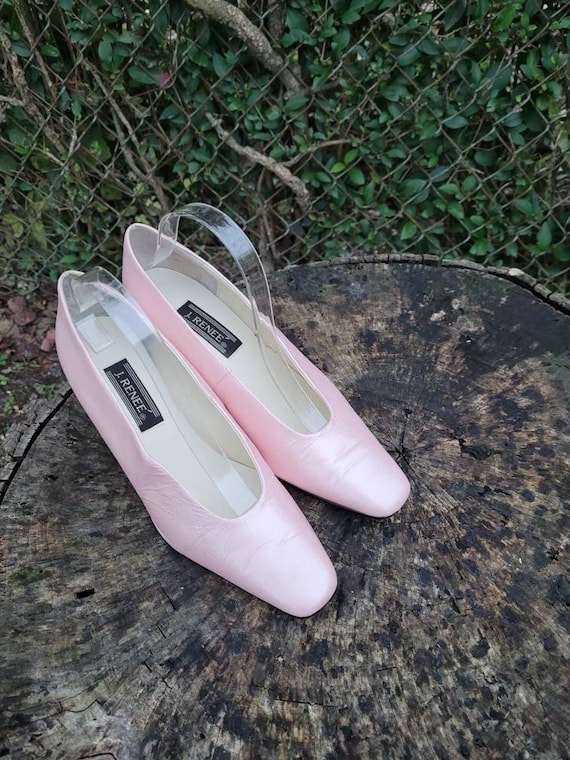 Women Vintage Leather Pink Pumps By J. Renee' Size