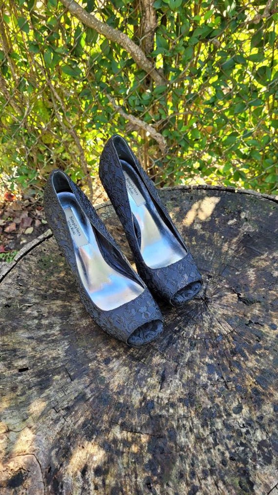 Black Detailed Designs High Heel Pumps 