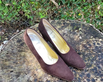Bruno Magli Suede Pointed Toe Wood Heel Pumps/Vintage Italian Made Designer Shoes/Size 8 AA Women's Pumps