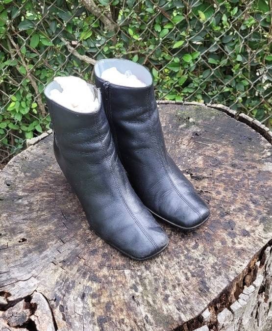 Size 7.5 Genuine Leather Black Ankle Booties By UNISA. 90s Vintage Chunky Heel Zipper Booties