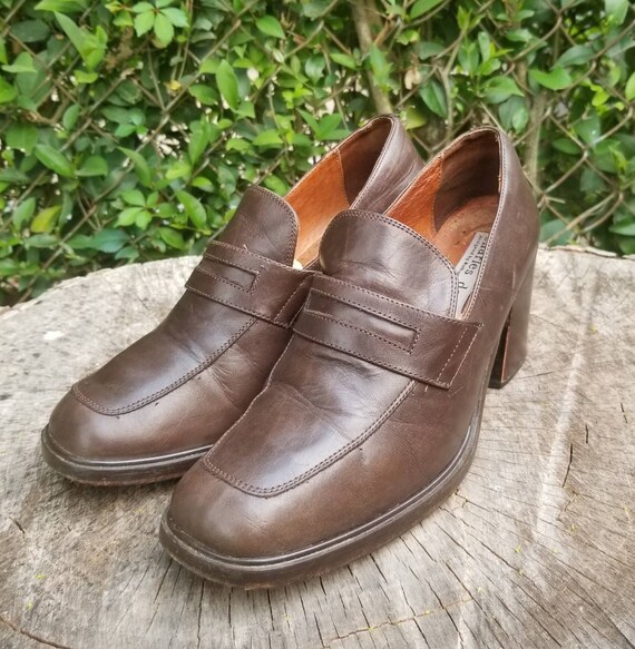 Sz 7 Vintage Loafers/Genuine Leather Shoes/ 1990s