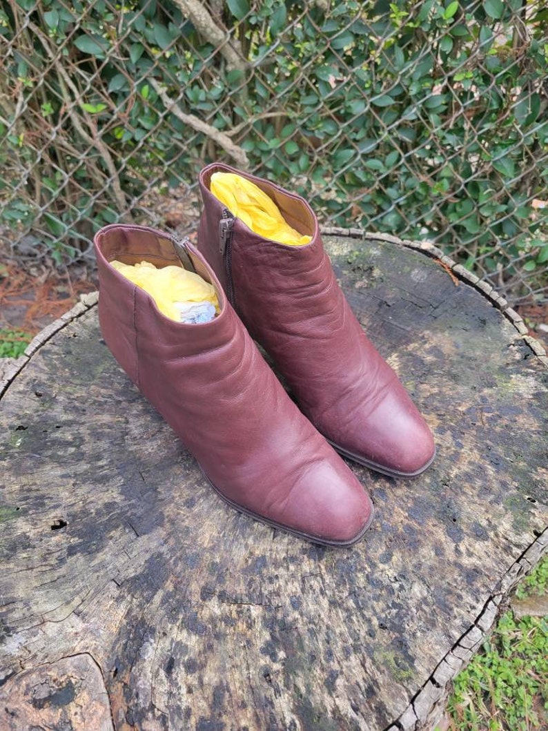 Nine West Vintage Chunky Heel Ankle Booties/Genuine Leather Zip Ankle Boots/90s Vintage Size 10M image 1