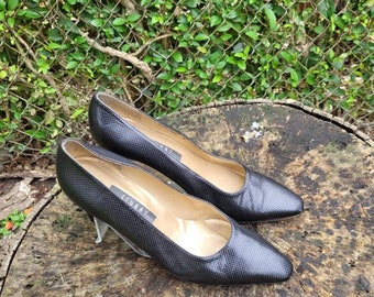 Vintage Pumps By Stuart Weitzman Size 9B/Women Dress Shoes/ Women High Heel Pumps