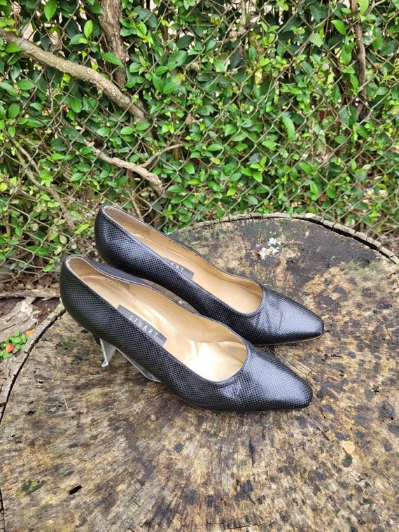 Vintage Pumps By Stuart Weitzman Size 9B/Women Dre