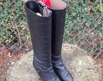 Vintage Riding Boots By Captivators/ Size 6.5 M Tall Black Genuine Leather/ 1980s Women Zip Up Riding Boots.