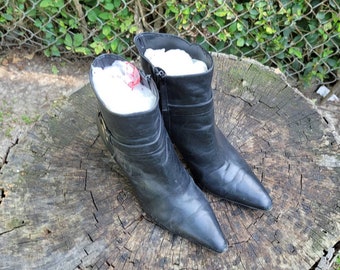 Size 5.5 Pointy Toe Ankle Booties by RSVP Collection/Black Ankle Boots Vintage 90s
