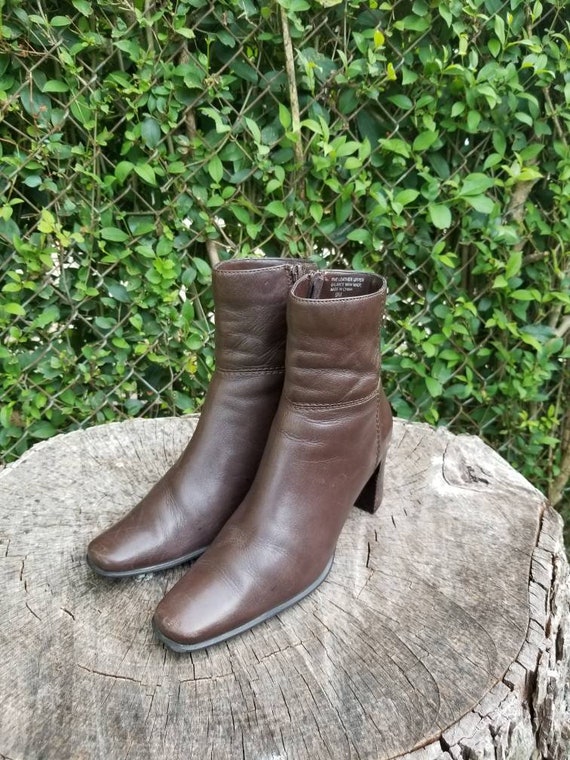Sz. 9 Vintage Ankle Boots/ Genuine Leather Zipper