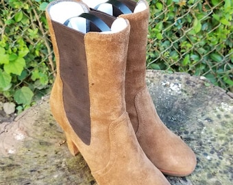 Vintage Suede Leather Chelsea Boots: Beige High Heel Booties, Size 8.5M