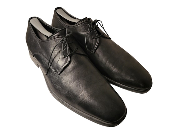 Johnston and Murphy Handcrafted Italian Made Oxford Shoes  display picture 2