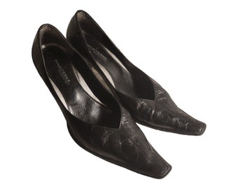 Solo Femme Pointy Toe Leather Pumps - Designed By Italy - EU 39