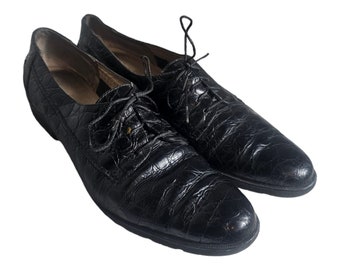 Salvatore FERRAGAMO Richelieus noirs embossés croco pour femmes Taille 8/4 A étroit