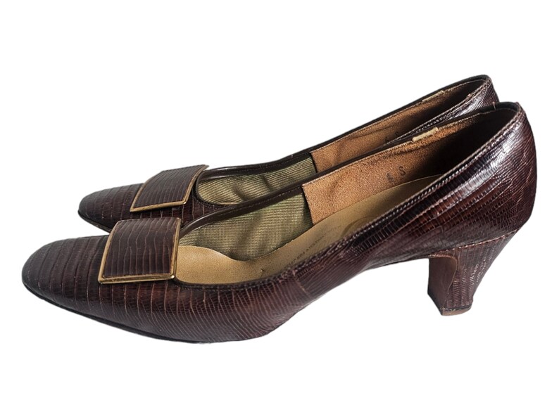 Vintage 1960s Mod Pilgrim Heels // Brown Alligator Lizard Slip On Buckle Pumps Sak Fifth Size 6 image 4