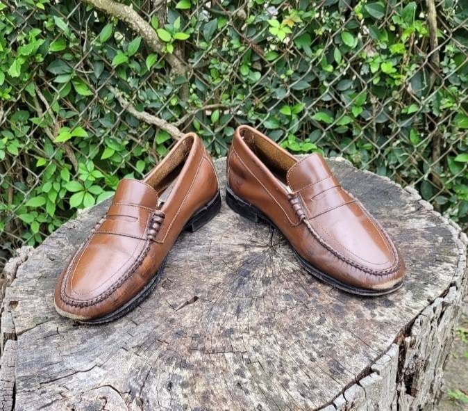 Size 8.5 Vintage Brown Penny Loafers by Leather Classics 80s